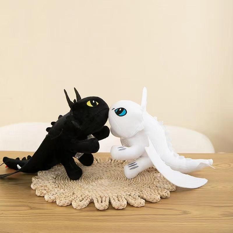 Helmet car suction doll motorcycle motorcycle ski decoration doll wings can move flying dragon