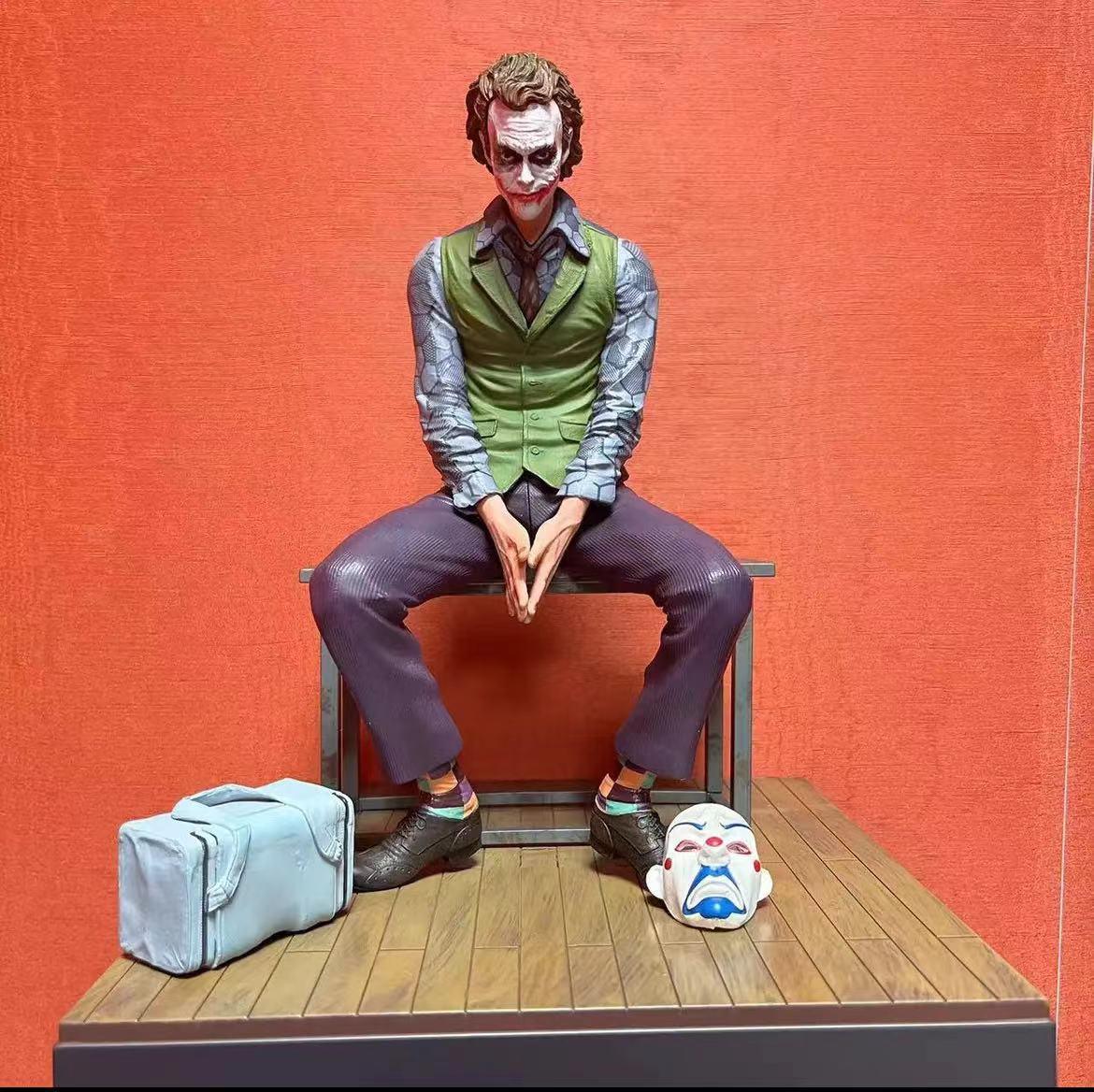 New Creation No Trace Gel 28cm Gotham Joker Decoration Roof Heathrow Suicide Squad Joker Classic Car Ornament