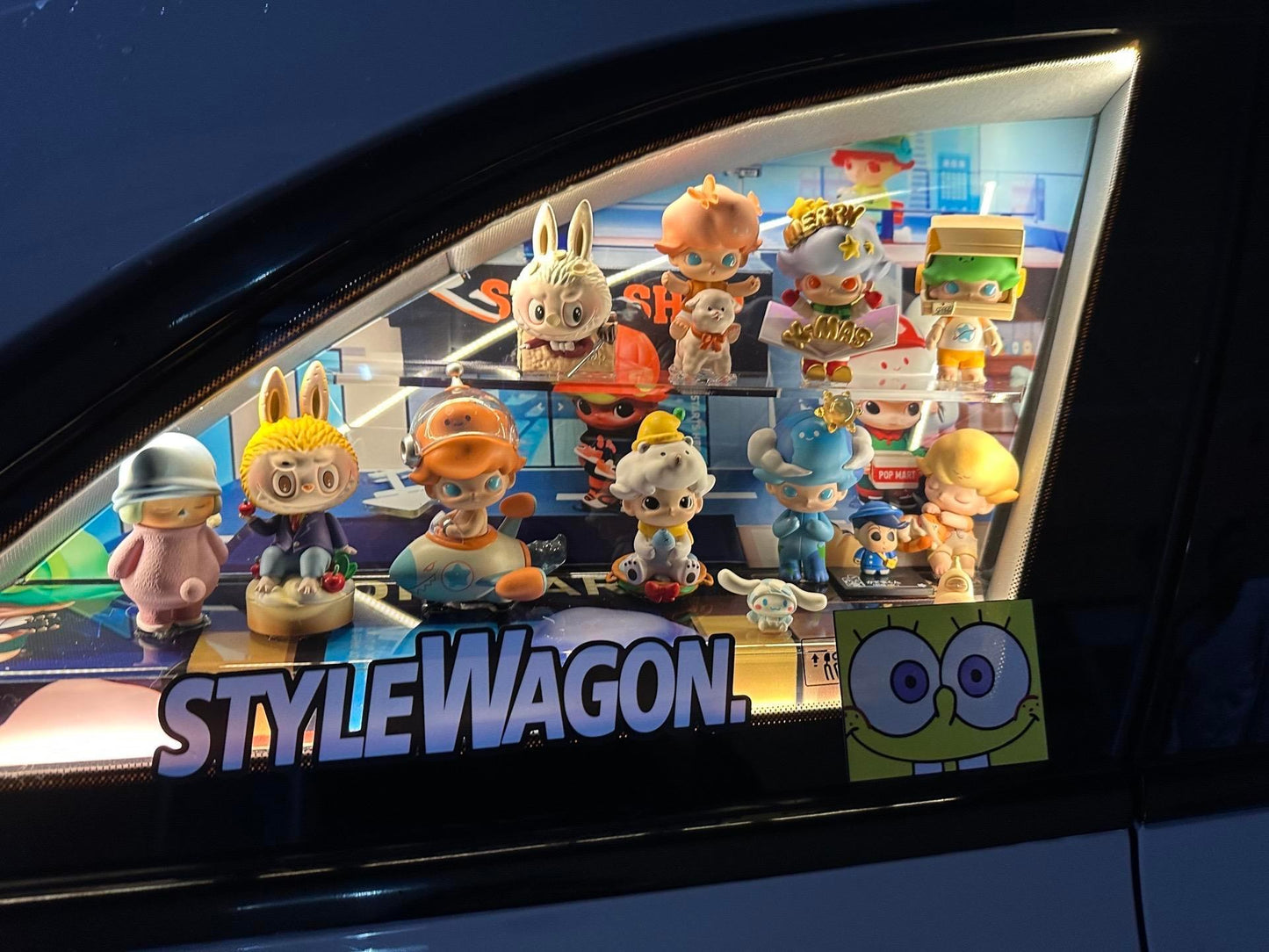 To customize your rear window, you will need to contact customer service by email.
