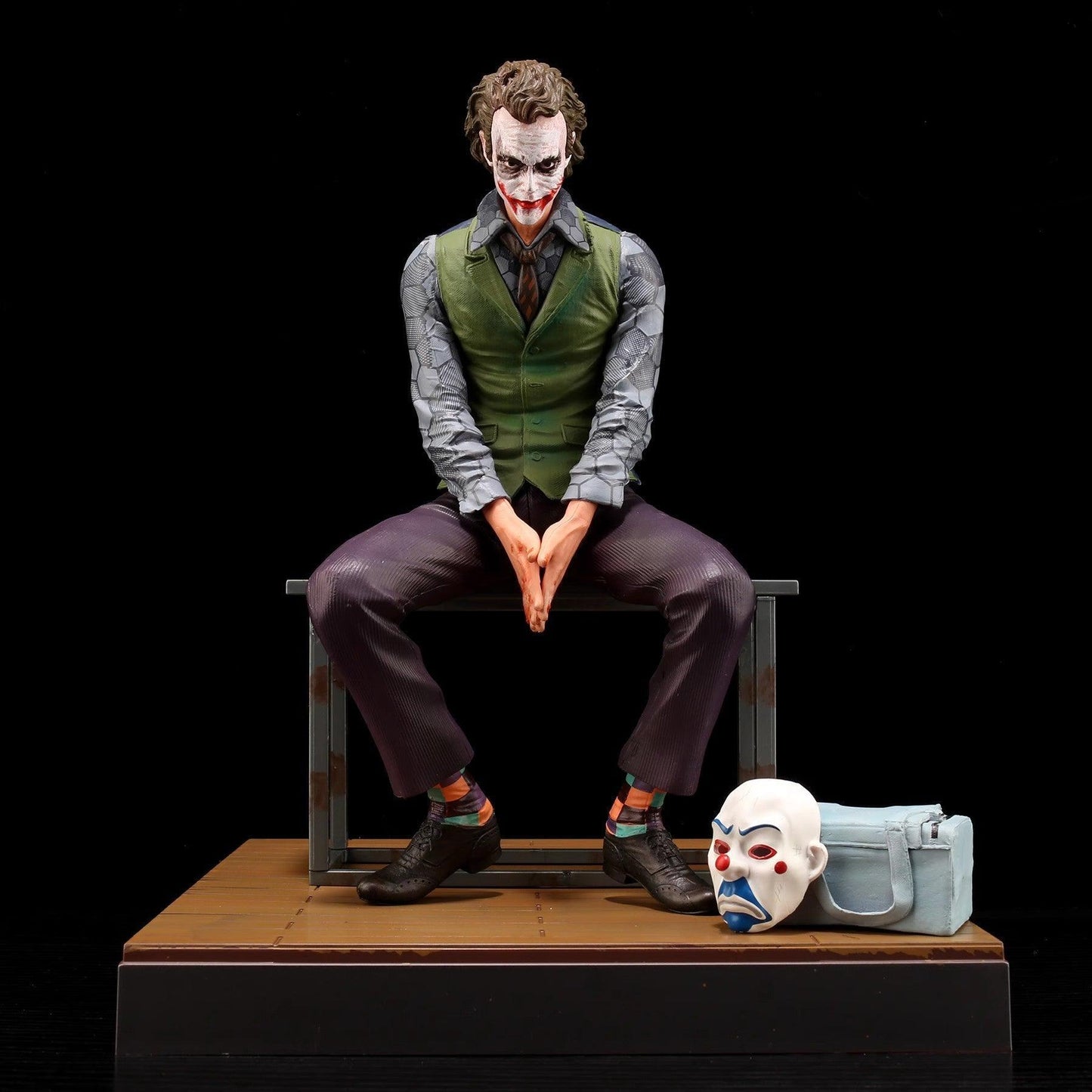 New Creation No Trace Gel 28cm Gotham Joker Decoration Roof Heathrow Suicide Squad Joker Classic Car Ornament
