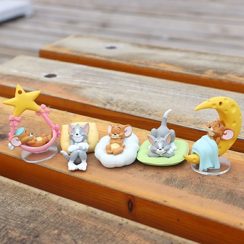トムとジェリー 車用フィギュア かわいい車内飾り キャラクター ミニ置物 デスクインテリアにも最適