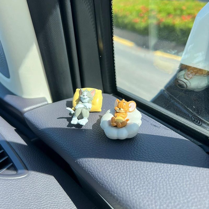 トムとジェリー 車用フィギュア かわいい車内飾り キャラクター ミニ置物 デスクインテリアにも最適